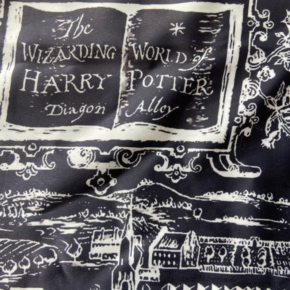 Harry Potter Infinity Scarf - Picture 3 of 3